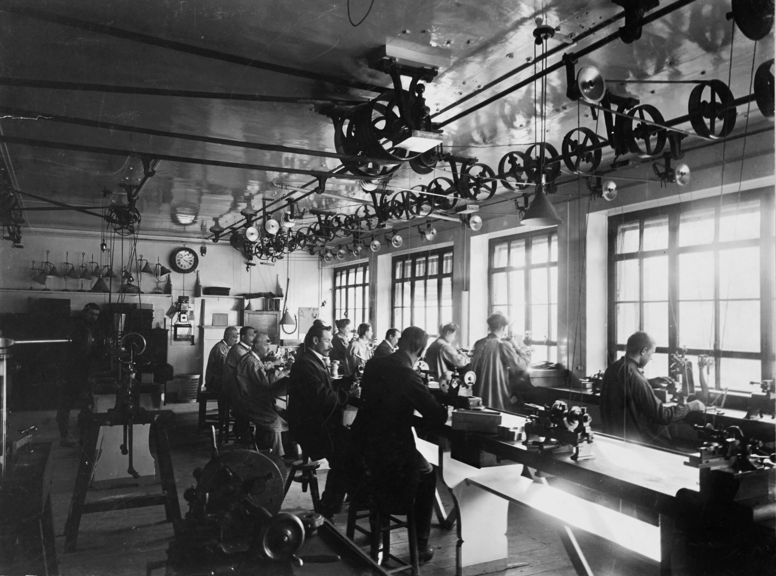 Ateliers du troisième étage (vers 1920). Salons Patek Philippe, rue du Rhône, Genève